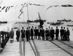 「北海道定期航路」入港祝賀会の様子（明治45年）